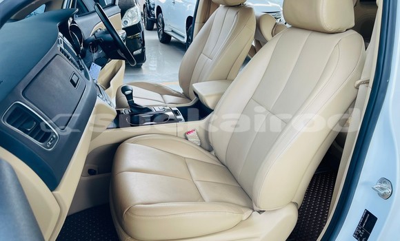 Buy Used Kia Carnival White Car in Bangkok in Bangkok Buy Used Kia Carnival White Car in Bangkok in Bangkok