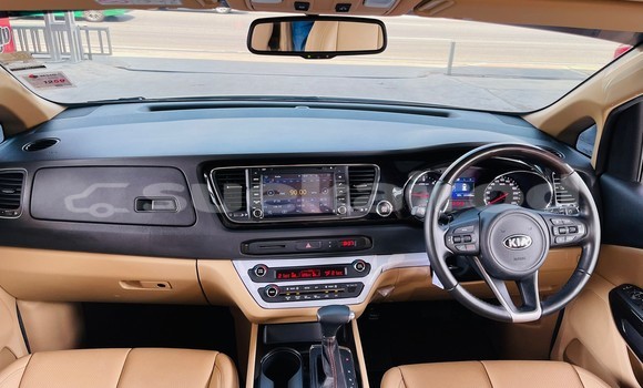 Buy Used Kia Carnival White Car in Bangkok in Bangkok Buy Used Kia Carnival White Car in Bangkok in Bangkok