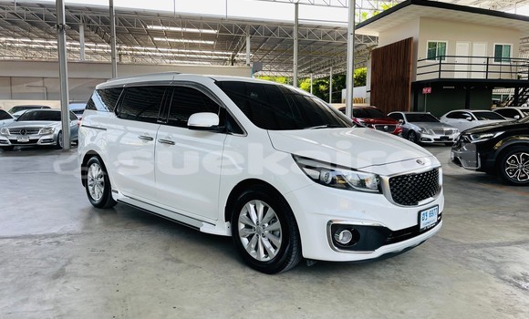 Buy Used Kia Carnival White Car in Bangkok in Bangkok Buy Used Kia Carnival White Car in Bangkok in Bangkok