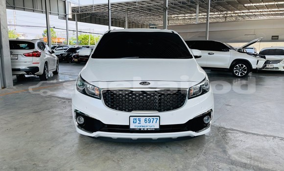 Buy Used Kia Carnival White Car in Bangkok in Bangkok Buy Used Kia Carnival White Car in Bangkok in Bangkok
