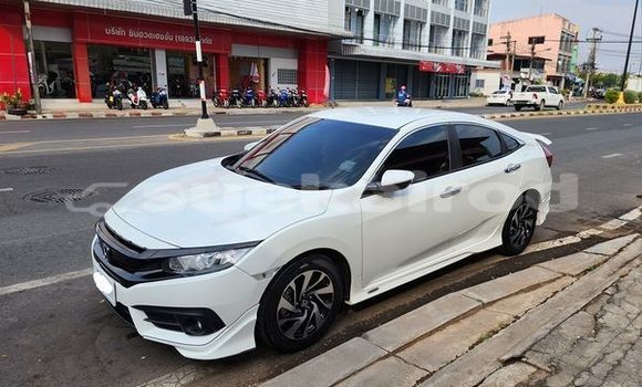 ซื้อ รถมือสอง Honda Civic ขาว รถยนต์ ใน %{เมือง} ใน สุรินทร์