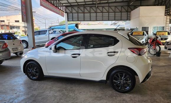 ซื้อ รถมือสอง Mazda Mazda 2 ขาว รถยนต์ ใน %{เมือง} ใน สุรินทร์ ซื้อ รถมือสอง Mazda Mazda 2 ขาว รถยนต์ ใน %{เมือง} ใน สุรินทร์