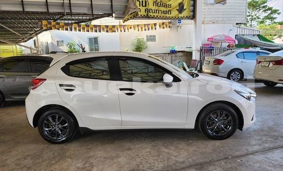 ซื้อ รถมือสอง Mazda Mazda 2 ขาว รถยนต์ ใน %{เมือง} ใน สุรินทร์ ซื้อ รถมือสอง Mazda Mazda 2 ขาว รถยนต์ ใน %{เมือง} ใน สุรินทร์