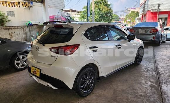 ซื้อ รถมือสอง Mazda Mazda 2 ขาว รถยนต์ ใน %{เมือง} ใน สุรินทร์ ซื้อ รถมือสอง Mazda Mazda 2 ขาว รถยนต์ ใน %{เมือง} ใน สุรินทร์