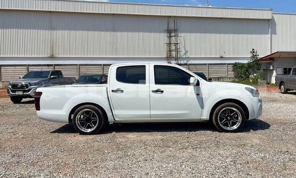 ซื้อ รถมือสอง Isuzu D-Max ขาว รถยนต์ ใน %{เมือง} ใน สุราษฎร์ธานี ซื้อ รถมือสอง Isuzu D-Max ขาว รถยนต์ ใน %{เมือง} ใน สุราษฎร์ธานี
