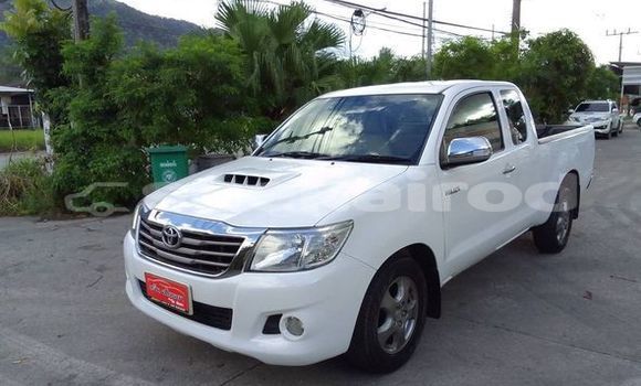 Buy Used Toyota Hiluxe VIGO White Car in Surat Thani in Surat Thani