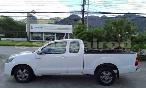 Buy Used Toyota Hiluxe VIGO White Car in Surat Thani in Surat Thani Buy Used Toyota Hiluxe VIGO White Car in Surat Thani in Surat Thani