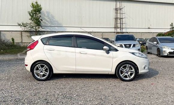 Buy Used Ford Fiesta White Car in Surat Thani in Surat Thani Buy Used Ford Fiesta White Car in Surat Thani in Surat Thani