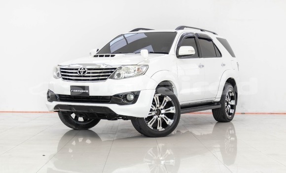 Buy Used Toyota Fortuner White Car in Bangkok in Bangkok