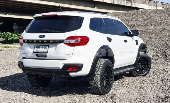 Buy Used Ford Everest White Car in Bangkok in Bangkok Buy Used Ford Everest White Car in Bangkok in Bangkok
