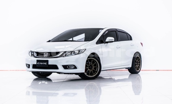 ซื้อ รถมือสอง Honda Civic ขาว รถยนต์ ใน %{เมือง} ใน กรุงเทพมหานคร