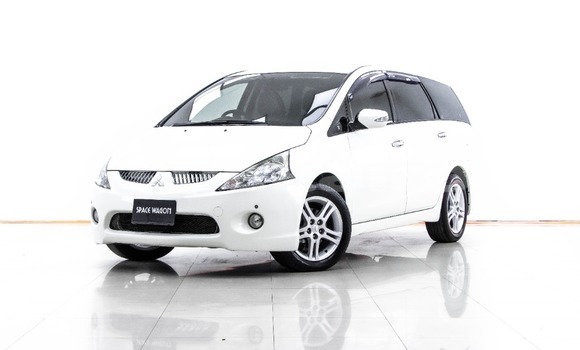 Buy Used Mitsubishi Space Wagon White Car in Bangkok in Bangkok