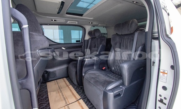 Buy Used Toyota Vellfire White Car in Bangkok in Bangkok Buy Used Toyota Vellfire White Car in Bangkok in Bangkok