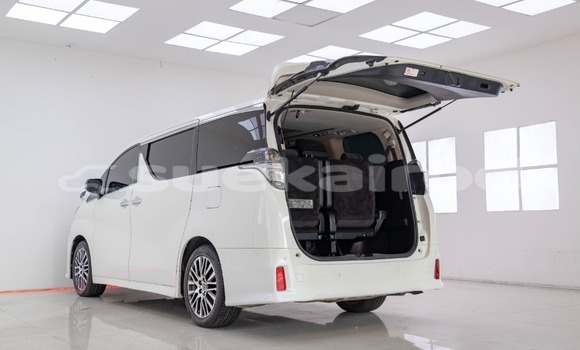 Buy Used Toyota Vellfire White Car in Bangkok in Bangkok Buy Used Toyota Vellfire White Car in Bangkok in Bangkok