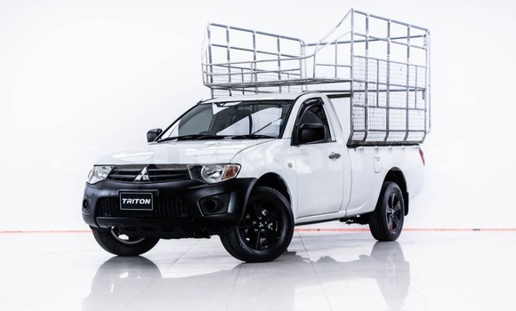 Buy Used Mitsubishi Triton White Car in Bangkok in Bangkok