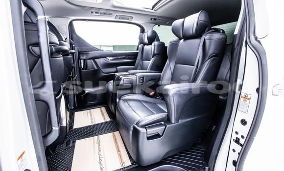 Buy Used Toyota Vellfire White Car in Bangkok in Bangkok Buy Used Toyota Vellfire White Car in Bangkok in Bangkok