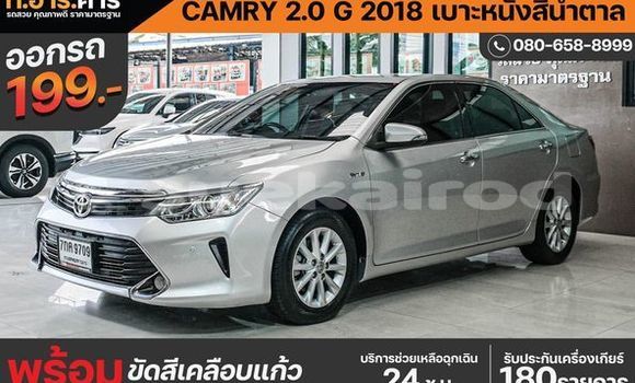 ซื้อ รถมือสอง Toyota Camry เงิน รถยนต์ ใน %{เมือง} ใน กรุงเทพมหานคร