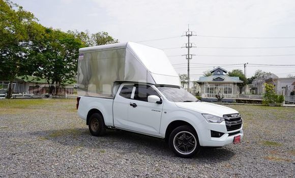ซื้อ รถมือสอง Isuzu D-Max ขาว รถยนต์ ใน %{เมือง} ใน กรุงเทพมหานคร