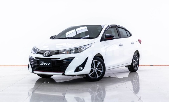 ซื้อ รถมือสอง Toyota Yaris Ativ ขาว รถยนต์ ใน %{เมือง} ใน กรุงเทพมหานคร