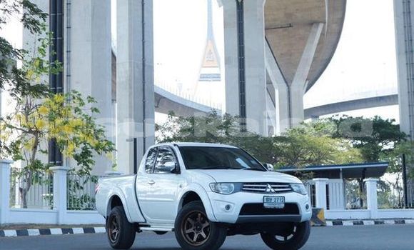 Buy Used Mitsubishi Triton White Car in Bangkok in Bangkok