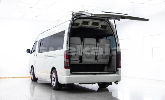 Buy Used Toyota Commuter White Car in Bangkok in Bangkok Buy Used Toyota Commuter White Car in Bangkok in Bangkok