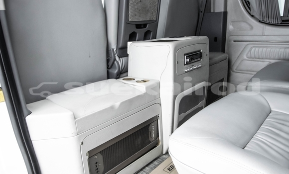 Buy Used Toyota Commuter White Car in Bangkok in Bangkok Buy Used Toyota Commuter White Car in Bangkok in Bangkok