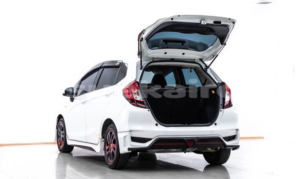 Buy Used Honda Jazz White Car in Bangkok in Bangkok Buy Used Honda Jazz White Car in Bangkok in Bangkok