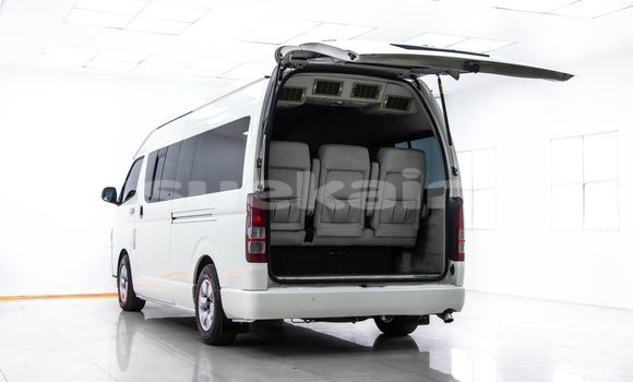 Buy Used Toyota Commuter White Car in Bangkok in Bangkok Buy Used Toyota Commuter White Car in Bangkok in Bangkok