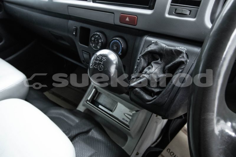 Big with watermark toyota commuter bangkok bangkok 60852
