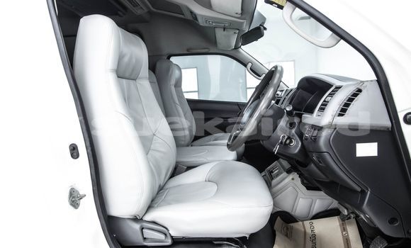 Buy Used Toyota Commuter White Car in Bangkok in Bangkok Buy Used Toyota Commuter White Car in Bangkok in Bangkok