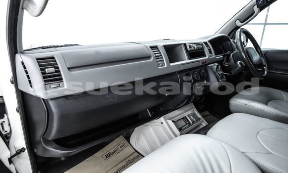 Buy Used Toyota Commuter White Car in Bangkok in Bangkok Buy Used Toyota Commuter White Car in Bangkok in Bangkok