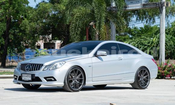 ซื้อ รถมือสอง Mercedes‒Benz E–Class เงิน รถยนต์ ใน %{เมือง} ใน กรุงเทพมหานคร