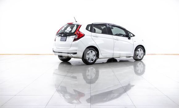 Buy Used Honda Jazz White Car in Bangkok in Bangkok Buy Used Honda Jazz White Car in Bangkok in Bangkok