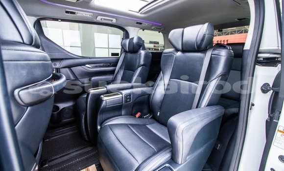 Buy Used Toyota Alphard White Car in Bangkok in Bangkok Buy Used Toyota Alphard White Car in Bangkok in Bangkok