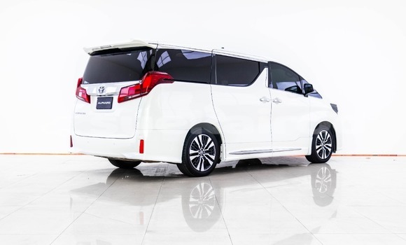 Buy Used Toyota Alphard White Car in Bangkok in Bangkok Buy Used Toyota Alphard White Car in Bangkok in Bangkok