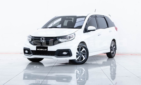 ซื้อ รถมือสอง Honda Mobilio ขาว รถยนต์ ใน %{เมือง} ใน กรุงเทพมหานคร