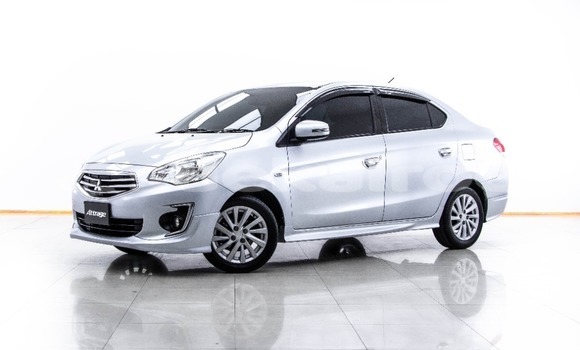 ซื้อ รถมือสอง Mitsubishi Attrage เงิน รถยนต์ ใน %{เมือง} ใน กรุงเทพมหานคร