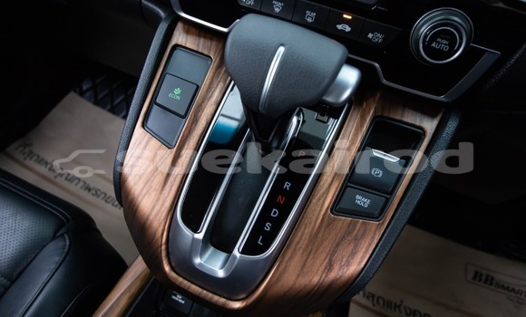 Buy Used Honda CR–V White Car in Bangkok in Bangkok Buy Used Honda CR–V White Car in Bangkok in Bangkok