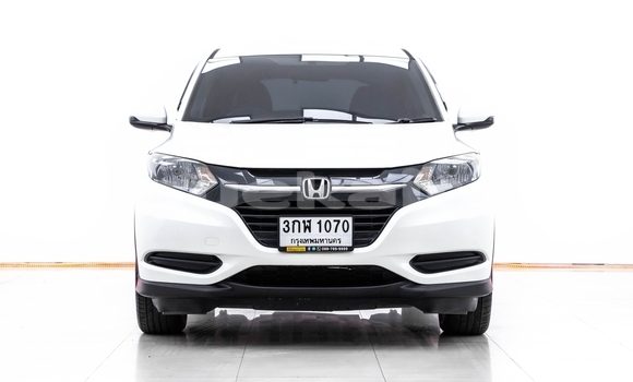 Buy Used Honda HR-V White Car in Bangkok in Bangkok Buy Used Honda HR-V White Car in Bangkok in Bangkok