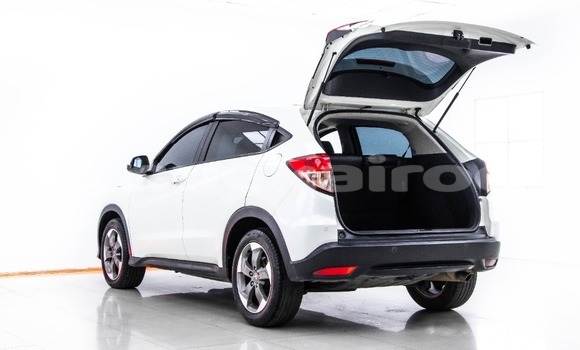 Buy Used Honda HR-V White Car in Bangkok in Bangkok Buy Used Honda HR-V White Car in Bangkok in Bangkok