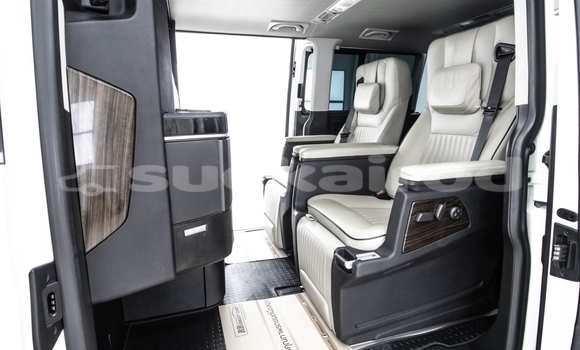 Buy Used Volkswagen Caravelle White Car in Bangkok in Bangkok Buy Used Volkswagen Caravelle White Car in Bangkok in Bangkok