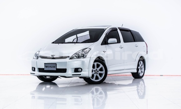 ซื้อ รถมือสอง Toyota Wish ขาว รถยนต์ ใน %{เมือง} ใน กรุงเทพมหานคร