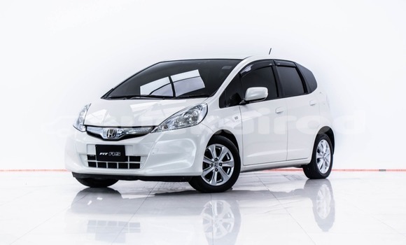 Buy Used Honda Jazz White Car in Bangkok in Bangkok