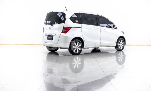 Buy Used Honda Freed White Car in Bangkok in Bangkok Buy Used Honda Freed White Car in Bangkok in Bangkok
