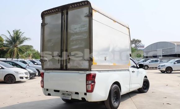 Buy Used Isuzu D-Max White Car in Udon Thani in Udon Thani Buy Used Isuzu D-Max White Car in Udon Thani in Udon Thani