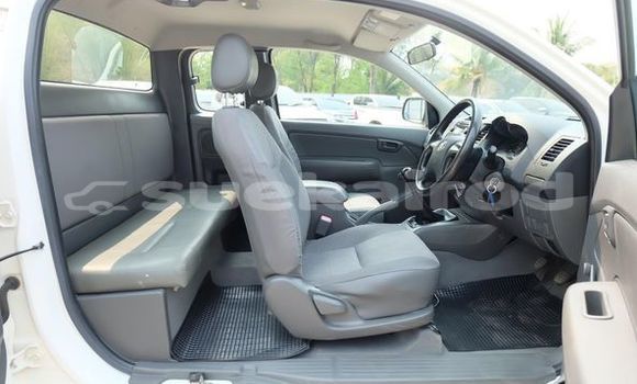 Buy Used Toyota Hiluxe VIGO White Car in Udon Thani in Udon Thani Buy Used Toyota Hiluxe VIGO White Car in Udon Thani in Udon Thani