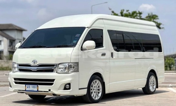 ซื้อ รถมือสอง Toyota Commuter ขาว รถยนต์ ใน %{เมือง} ใน กรุงเทพมหานคร