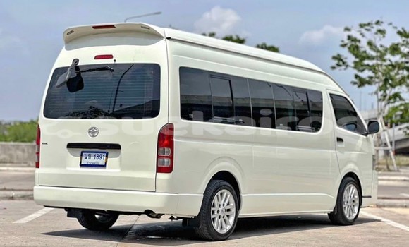 ซื้อ รถมือสอง Toyota Commuter ขาว รถยนต์ ใน %{เมือง} ใน กรุงเทพมหานคร ซื้อ รถมือสอง Toyota Commuter ขาว รถยนต์ ใน %{เมือง} ใน กรุงเทพมหานคร