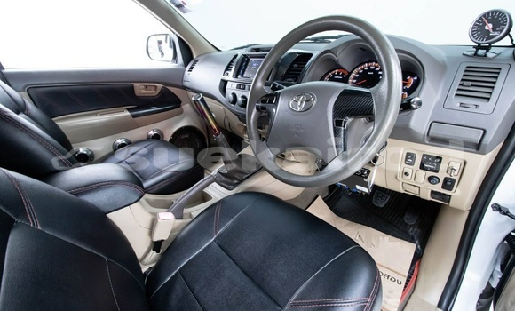 ซื้อ รถมือสอง Toyota Hiluxe VIGO ขาว รถยนต์ ใน %{เมือง} ใน กรุงเทพมหานคร ซื้อ รถมือสอง Toyota Hiluxe VIGO ขาว รถยนต์ ใน %{เมือง} ใน กรุงเทพมหานคร