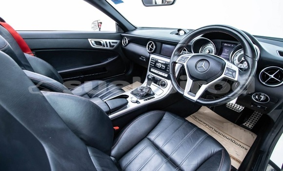 Buy Used Mercedes-Benz SLK-klasse White Car in Bangkok in Bangkok Buy Used Mercedes-Benz SLK-klasse White Car in Bangkok in Bangkok